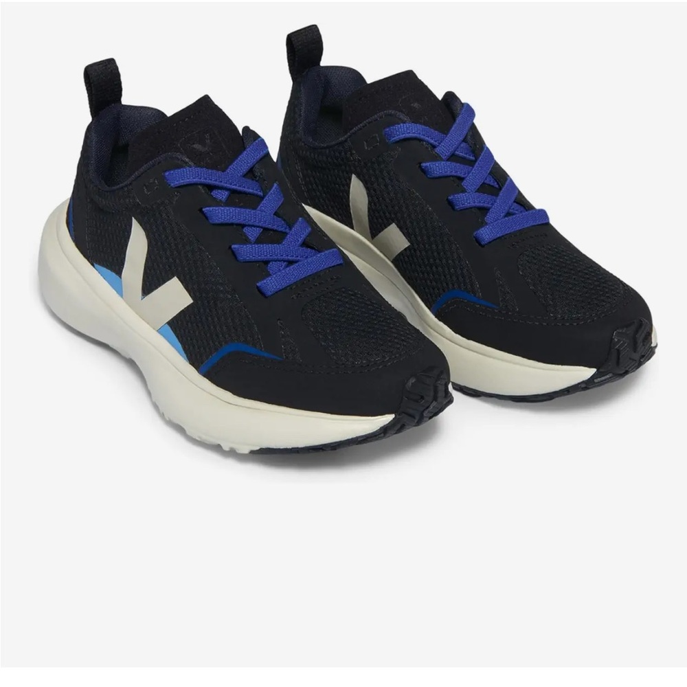 Kids Veja Sneakers barely worn